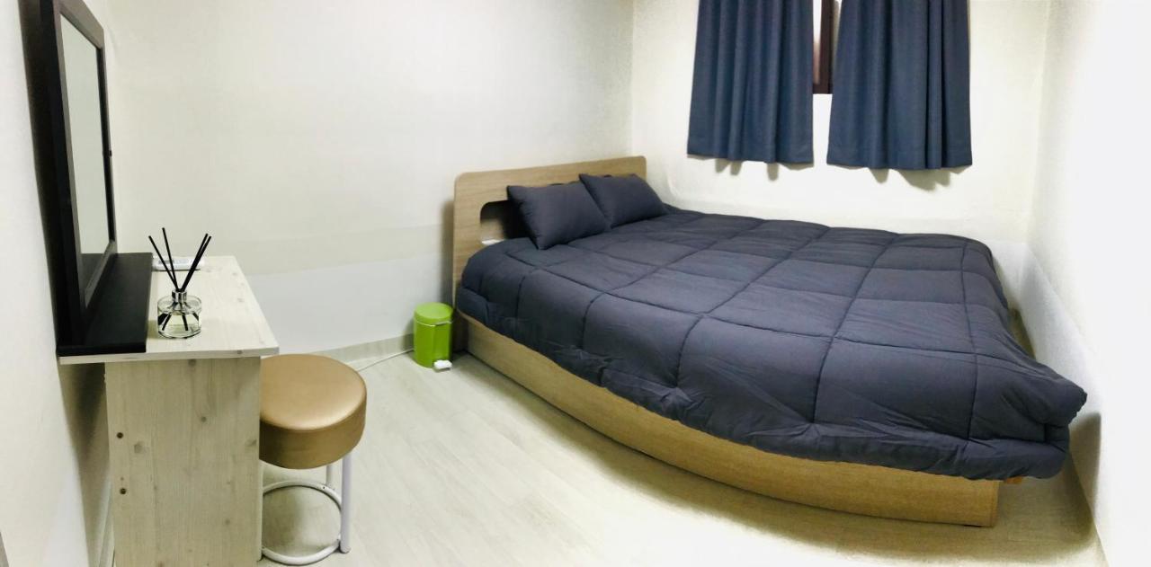 Chingu Guesthouse Hongdae Сеул Экстерьер фото