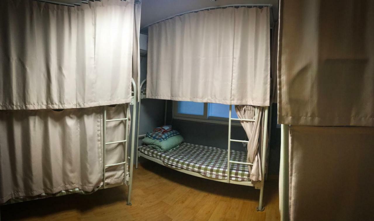 Chingu Guesthouse Hongdae Сеул Экстерьер фото